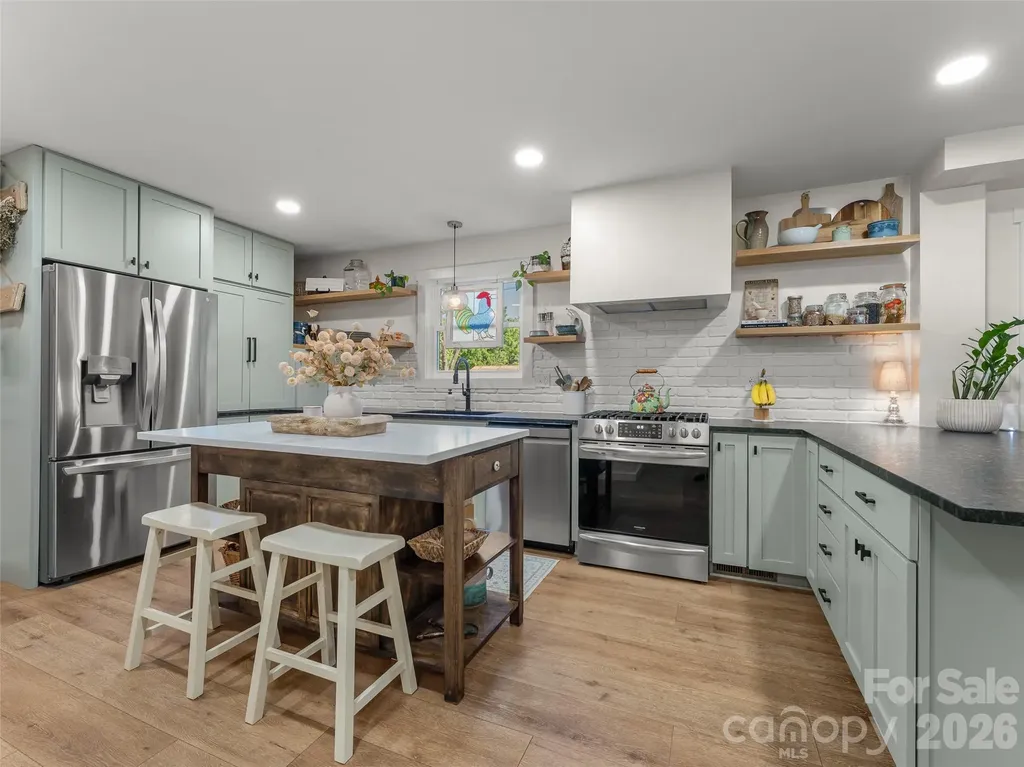 154 White Oak Lane Brevard NC 28712