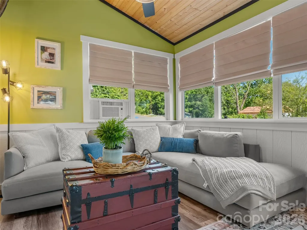 154 White Oak Lane Brevard NC 28712
