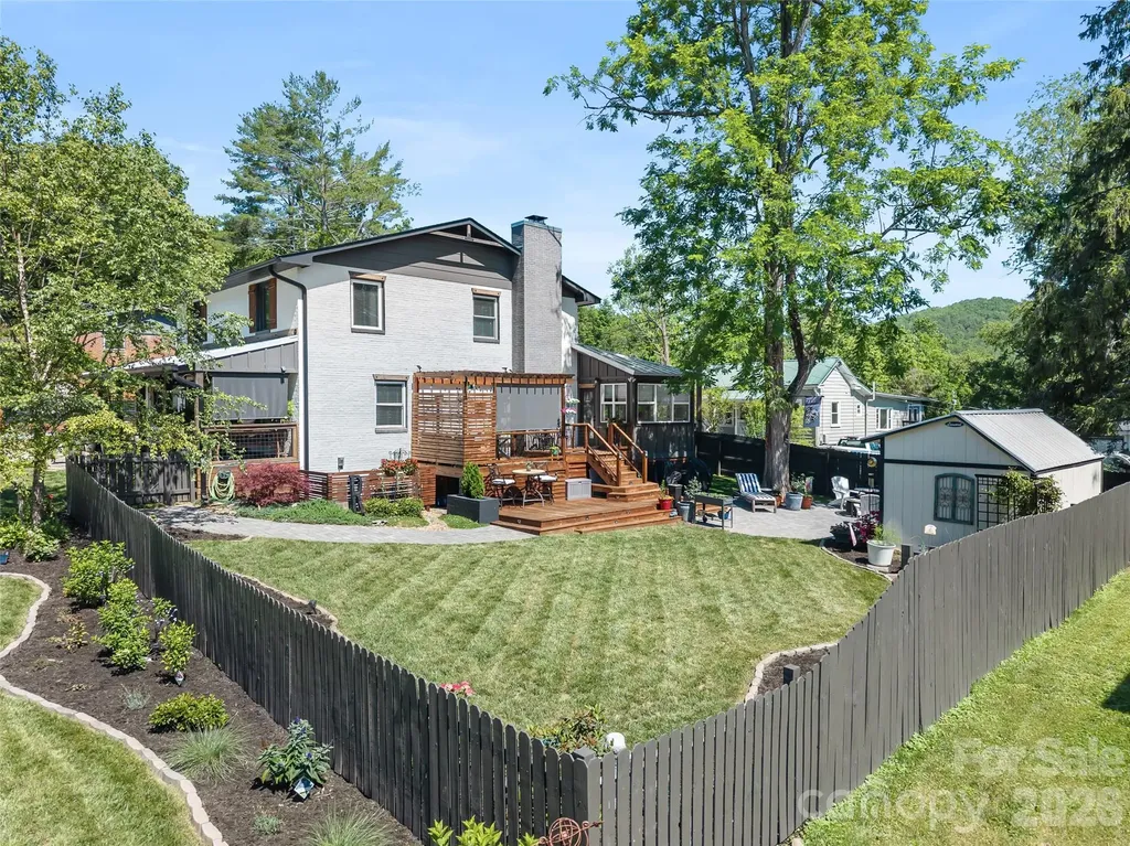 154 White Oak Lane Brevard NC 28712