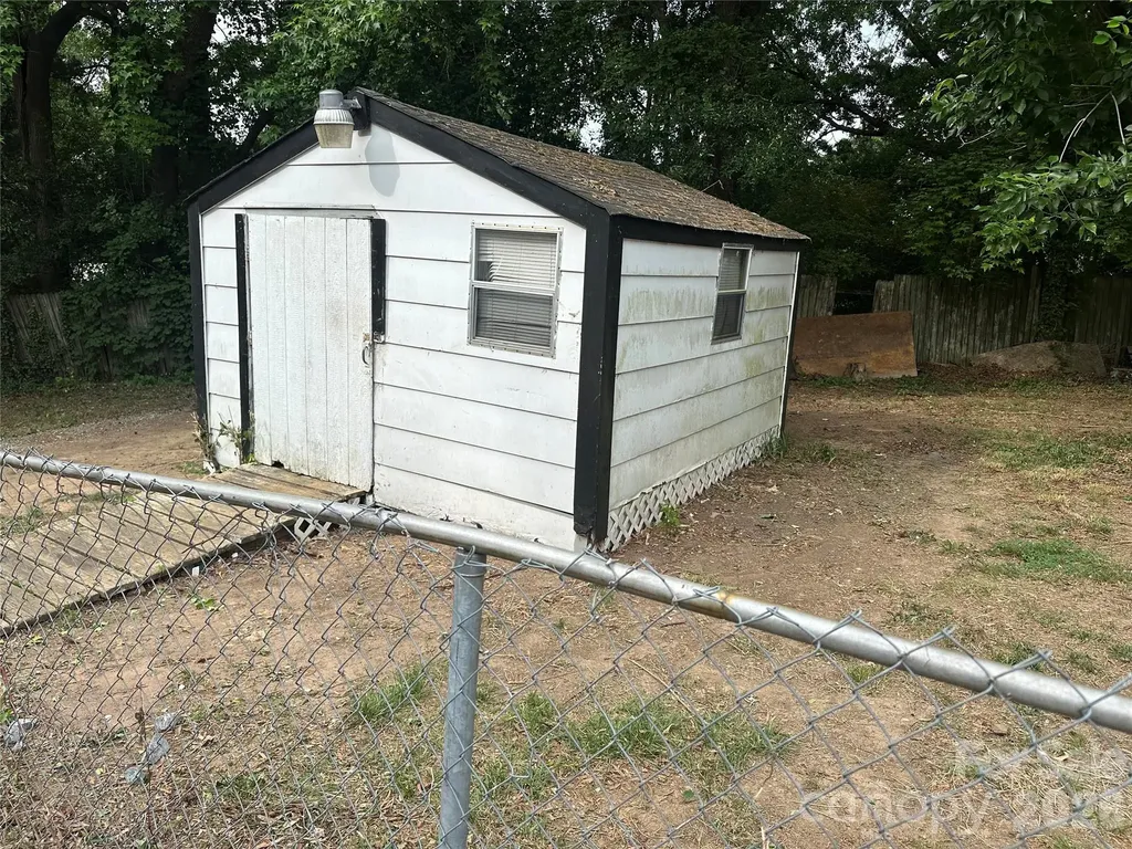 1103 Lewiston Avenue Charlotte NC 28208