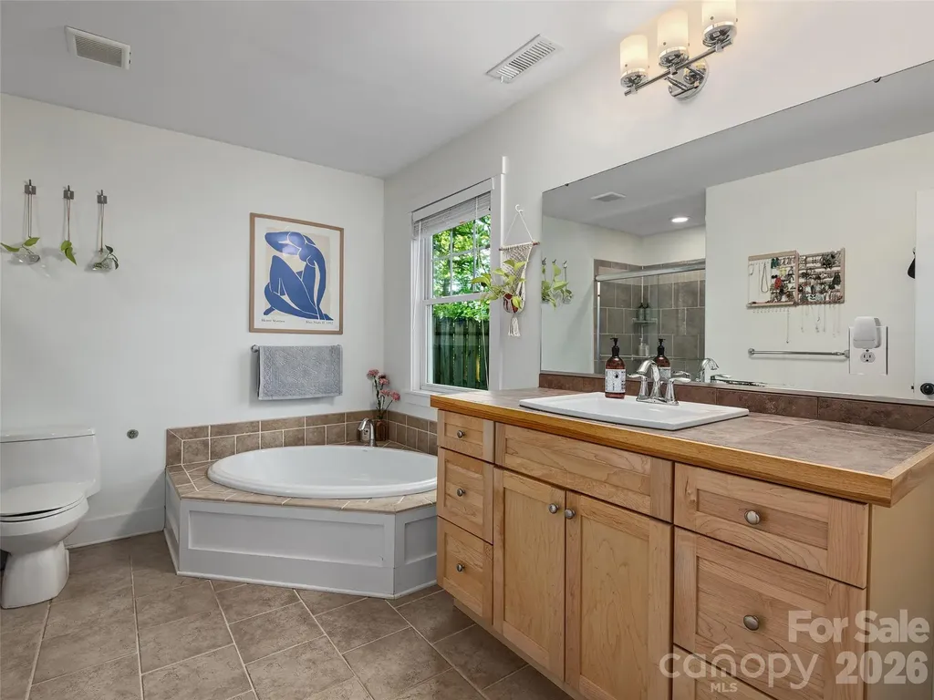 11 Knotty Alder Court Candler NC 28715