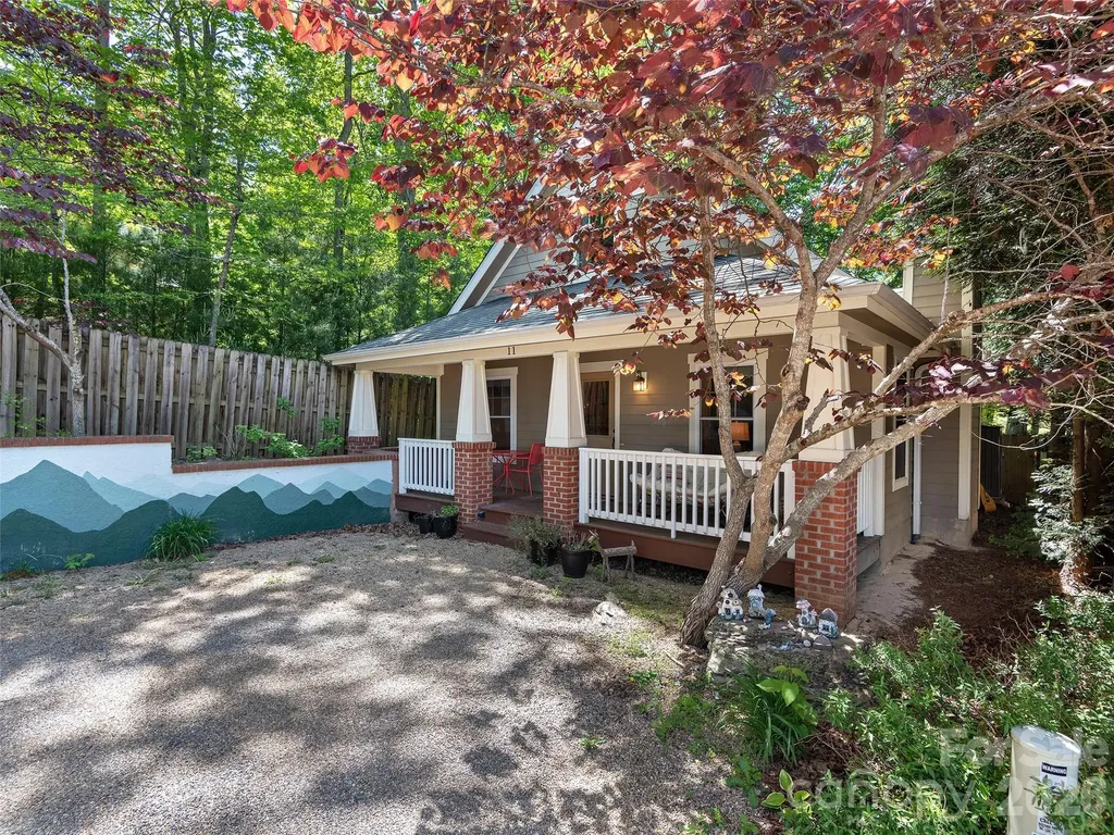 11 Knotty Alder Court Candler NC 28715