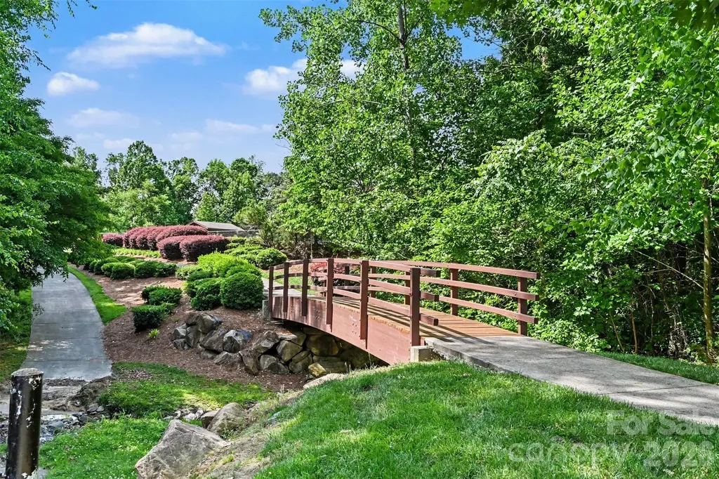 1033 Woodglen Lane Matthews NC 28104