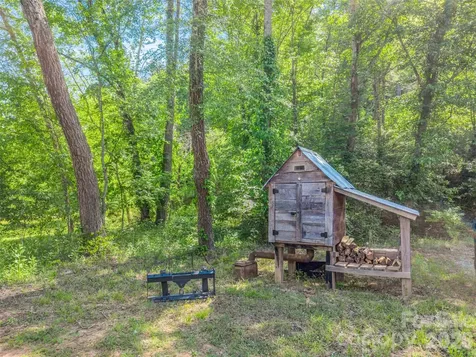 400 Calhoun Trail Rutherfordton NC 28139