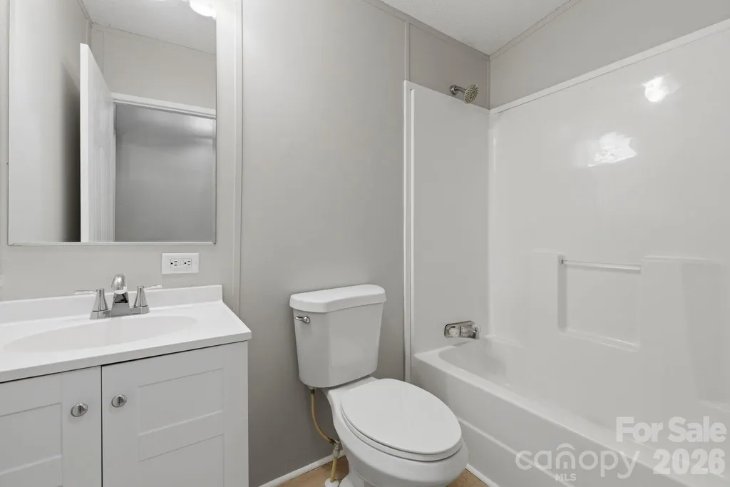 6490 Willow Road Hendersonville NC 28739