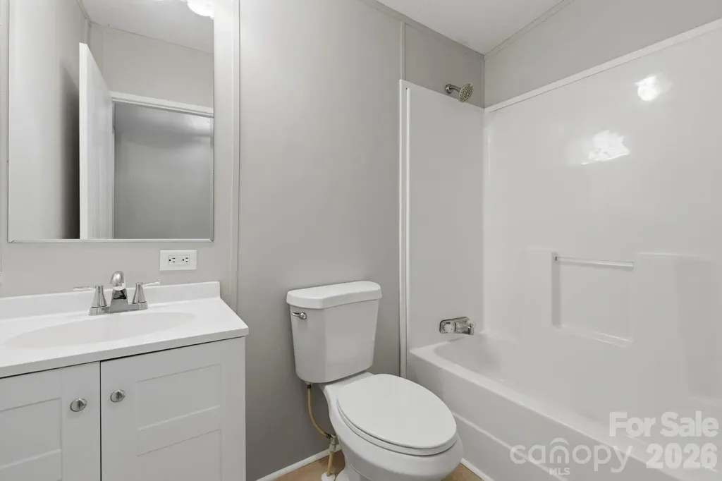 6490 Willow Road Hendersonville NC 28739