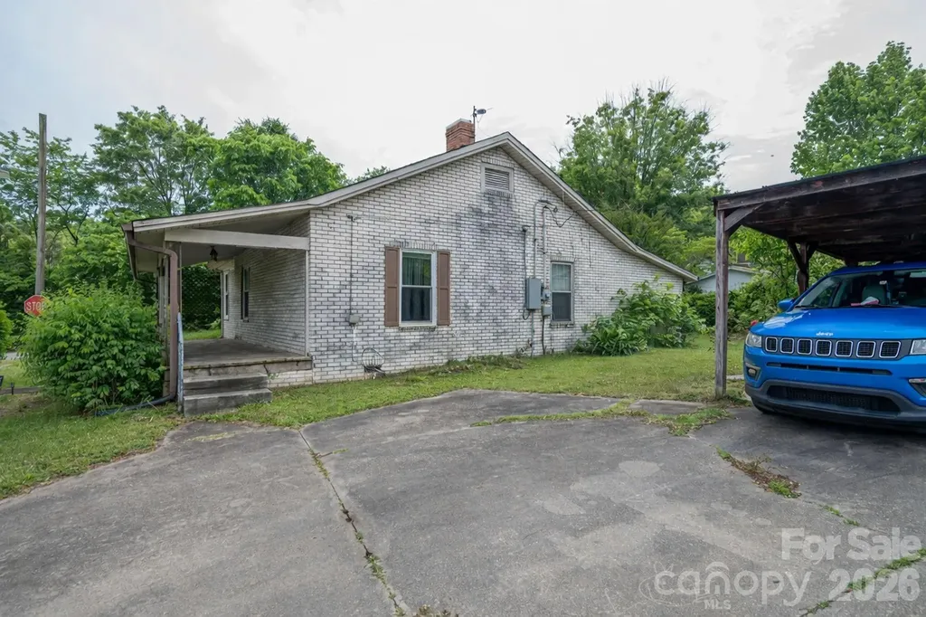 101 Huss Avenue Cherryville NC 28021