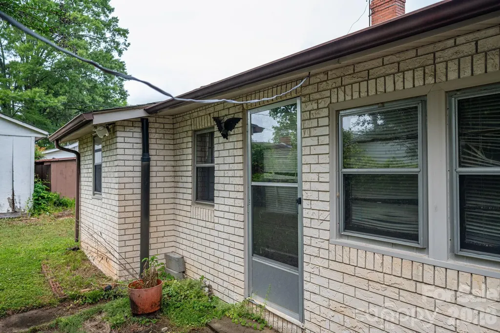 101 Huss Avenue Cherryville NC 28021