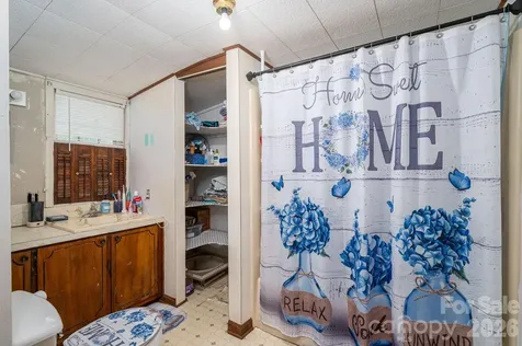 101 Huss Avenue Cherryville NC 28021