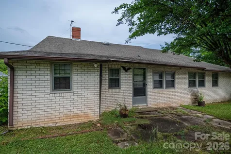 101 Huss Avenue Cherryville NC 28021