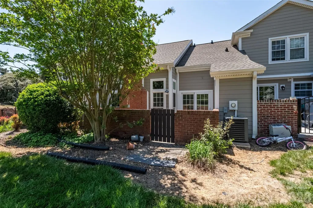 9235 N Vicksburg Park Court Charlotte NC 28210