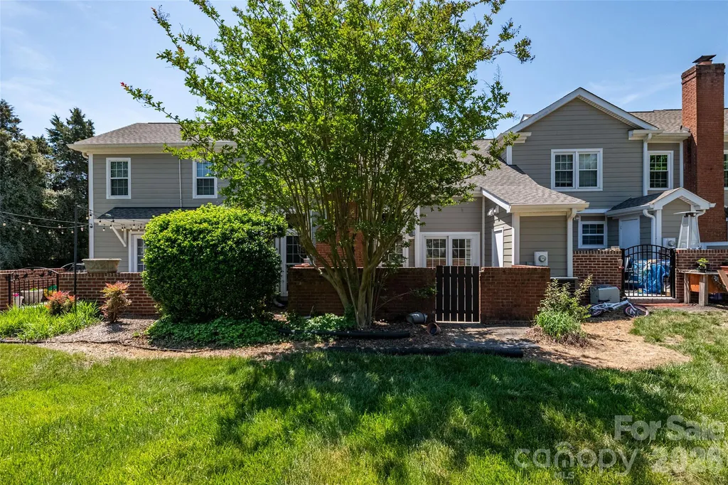9235 N Vicksburg Park Court Charlotte NC 28210
