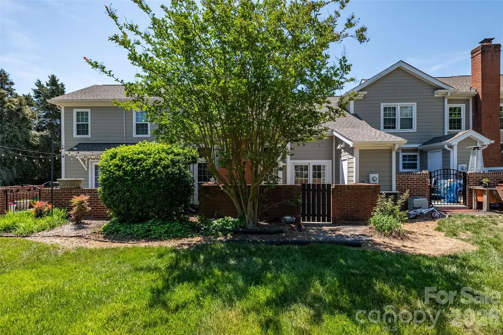9235 N Vicksburg Park Court Charlotte NC 28210