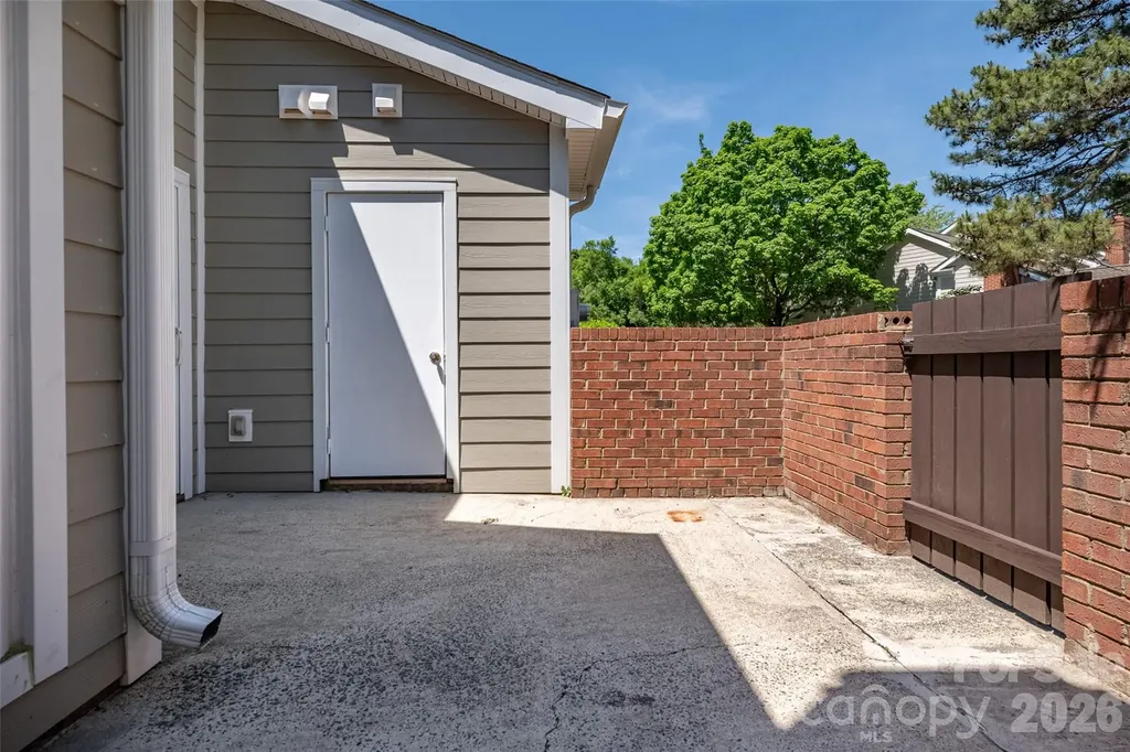 9235 N Vicksburg Park Court Charlotte NC 28210