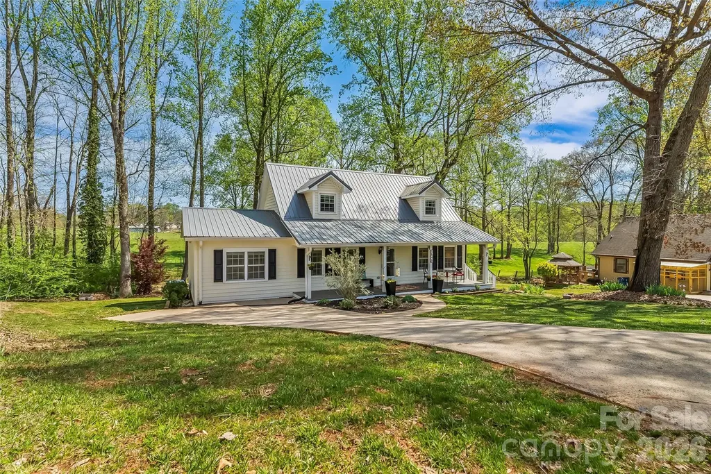 1548 Castell Lane Hickory NC 28601