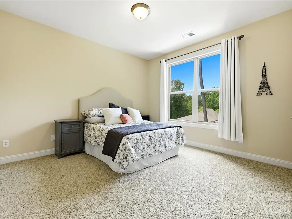 224 Kingsdown Avenue Charlotte NC 28270