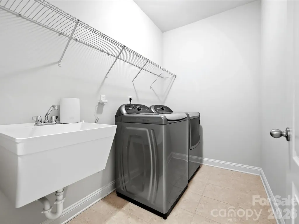 224 Kingsdown Avenue Charlotte NC 28270