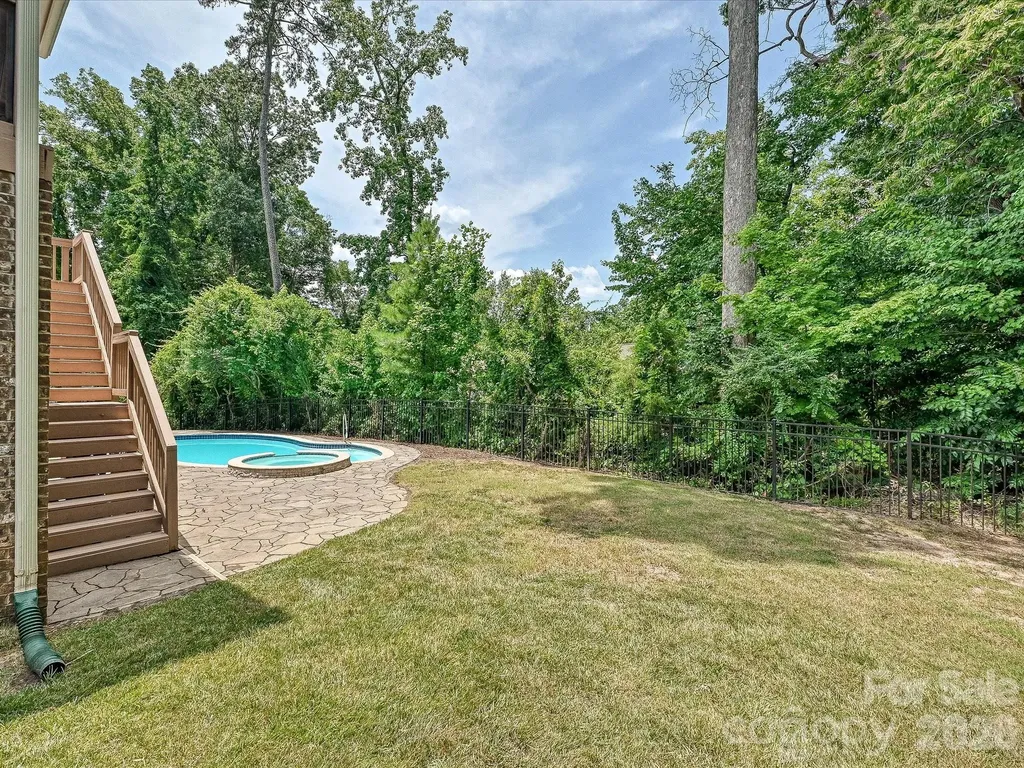 224 Kingsdown Avenue Charlotte NC 28270