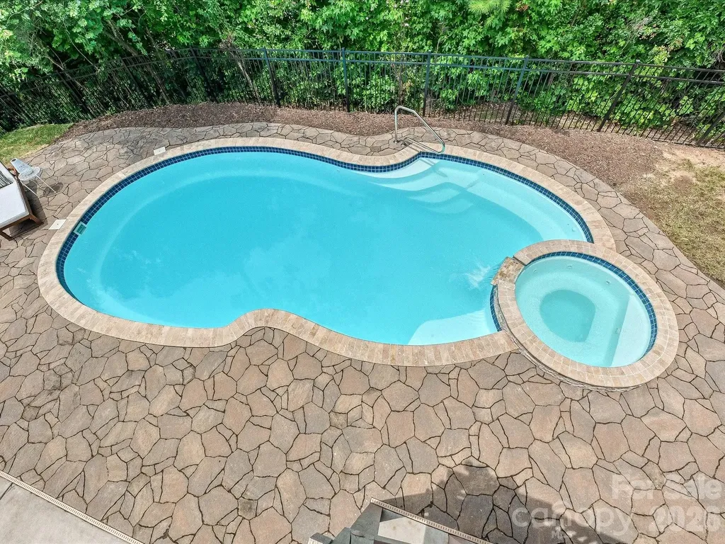 224 Kingsdown Avenue Charlotte NC 28270
