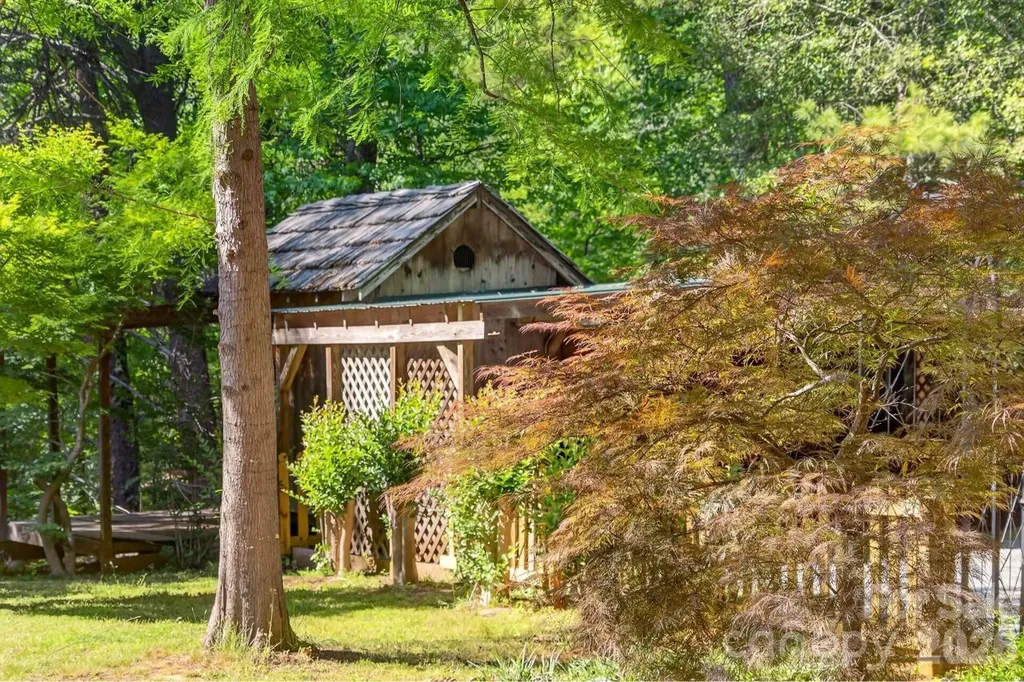 3205 Collinsville Road Columbus NC 28722