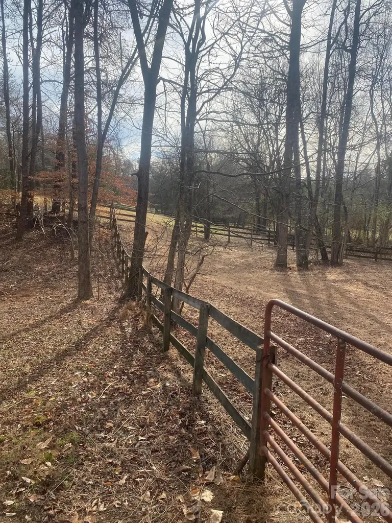 3205 Collinsville Road Columbus NC 28722