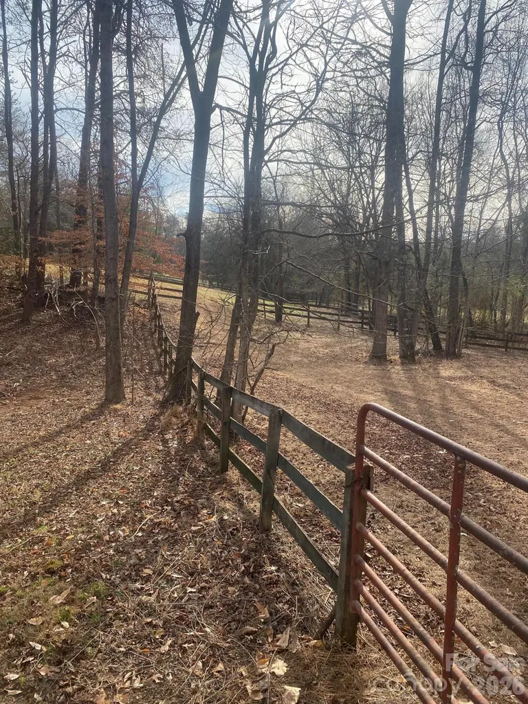 3205 Collinsville Road Columbus NC 28722