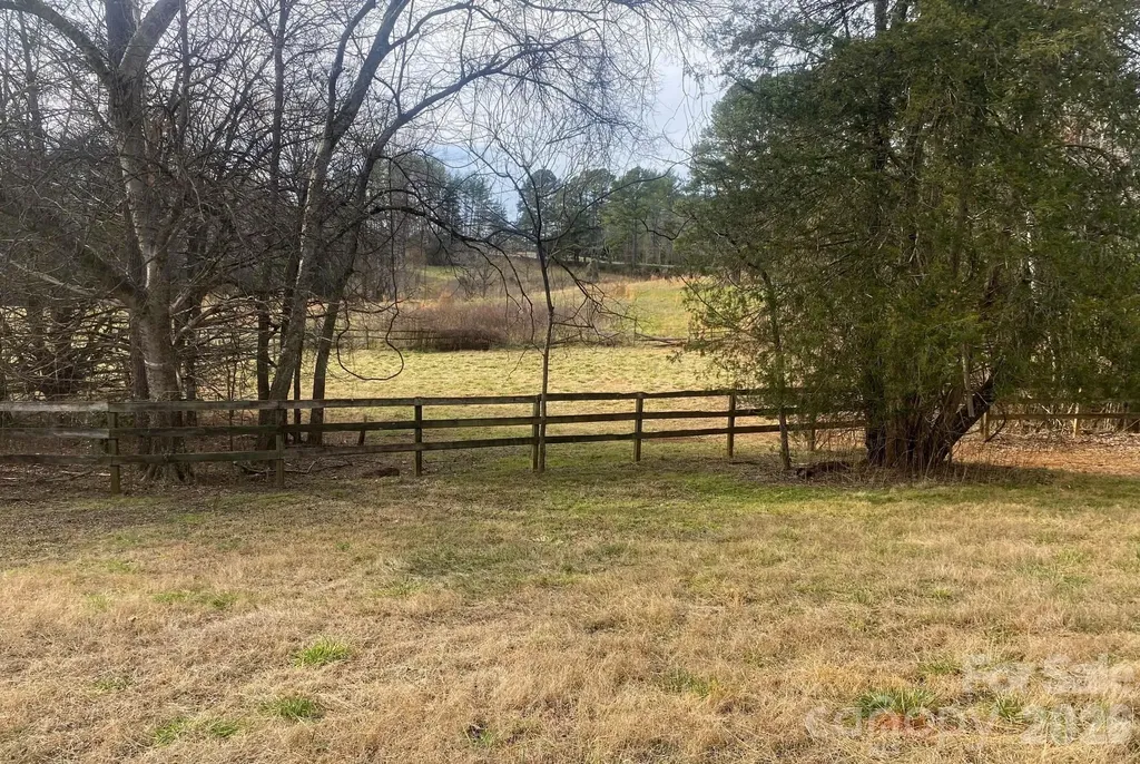 3205 Collinsville Road Columbus NC 28722