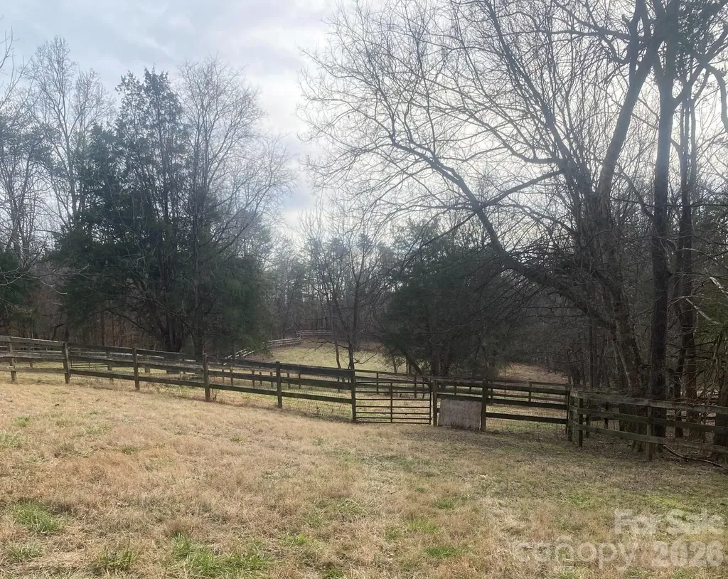 3205 Collinsville Road Columbus NC 28722
