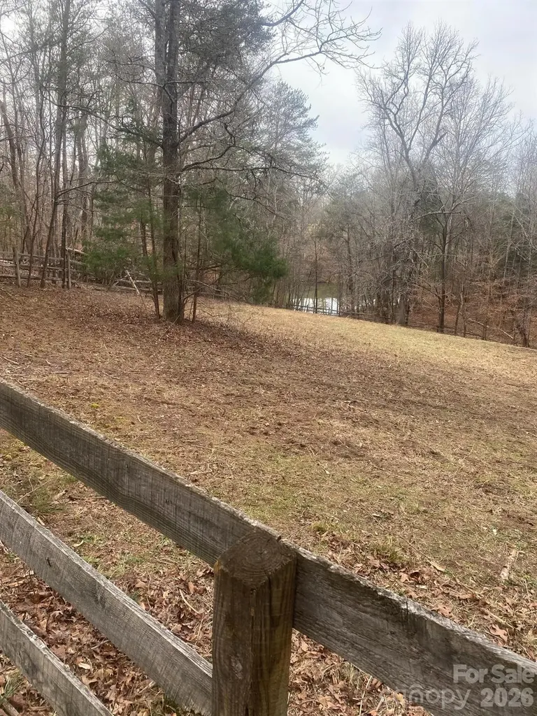 3205 Collinsville Road Columbus NC 28722