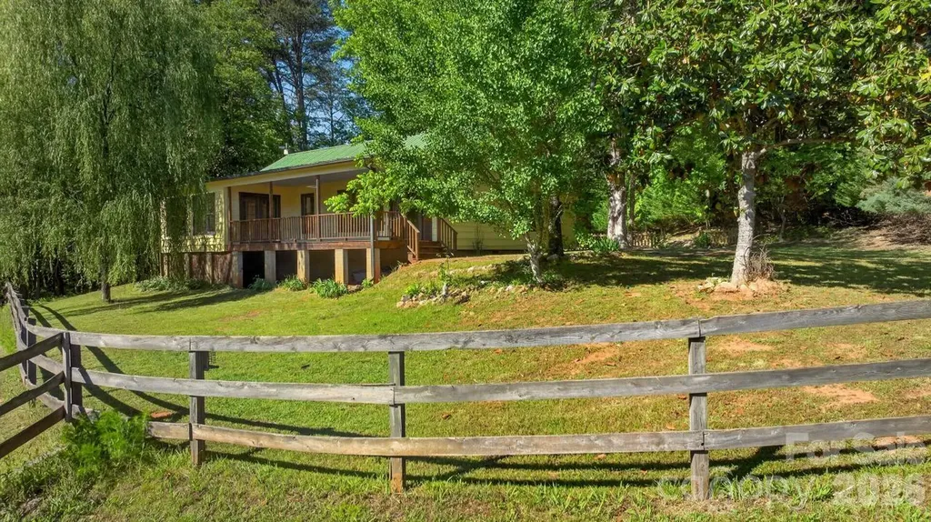 3205 Collinsville Road Columbus NC 28722