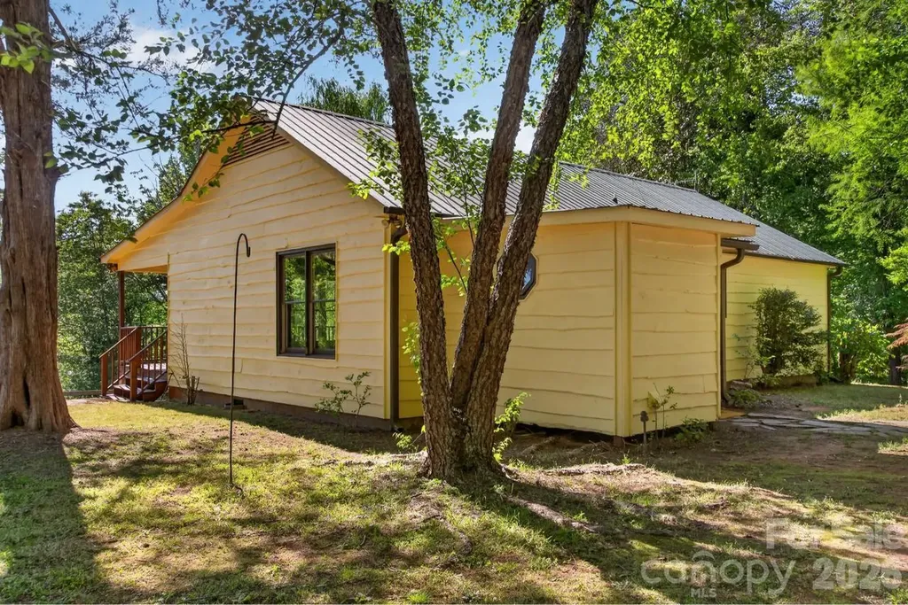 3205 Collinsville Road Columbus NC 28722