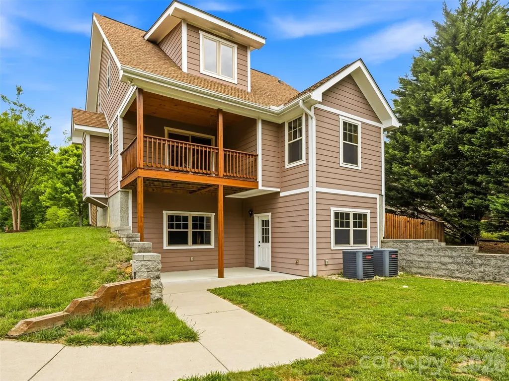 235 Hidden Knoll Drive Hendersonville NC 28792