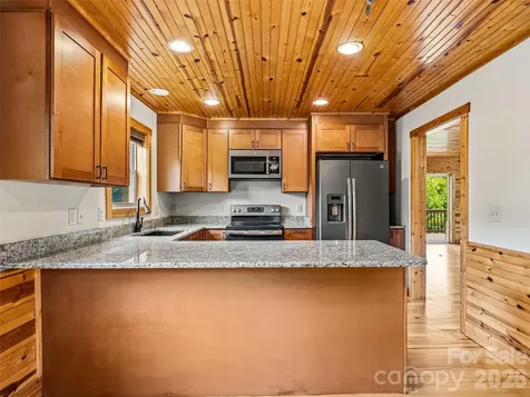 235 Hidden Knoll Drive Hendersonville NC 28792