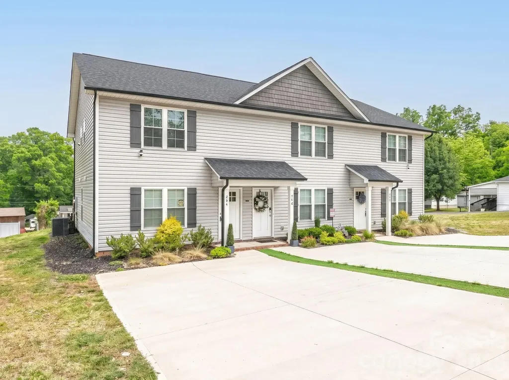 604 W 8th Street Kannapolis NC 28081