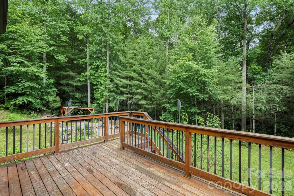 2000 Davis Mountain Road Hendersonville NC 28739