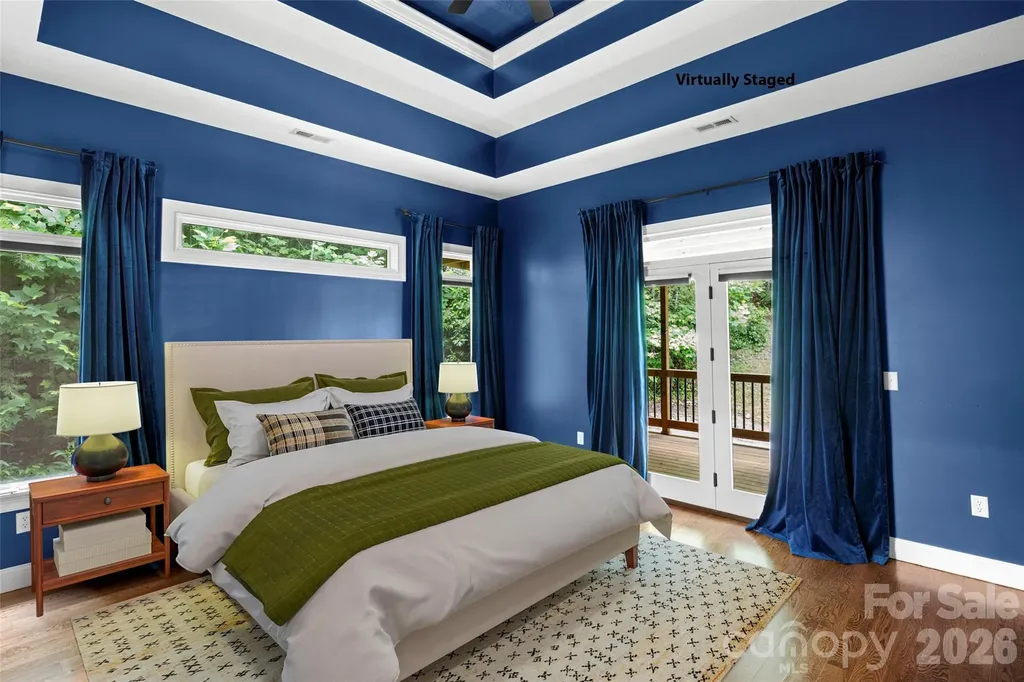 2000 Davis Mountain Road Hendersonville NC 28739