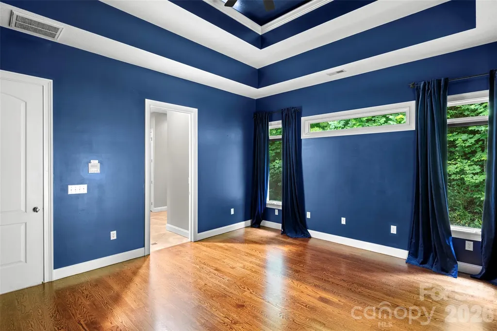 2000 Davis Mountain Road Hendersonville NC 28739