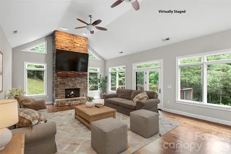 2000 Davis Mountain Road Hendersonville NC 28739