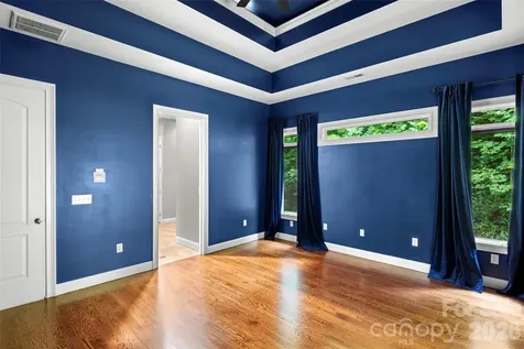 2000 Davis Mountain Road Hendersonville NC 28739