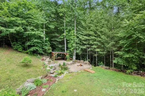 2000 Davis Mountain Road Hendersonville NC 28739