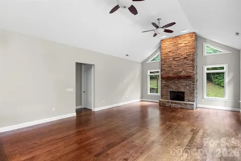 2000 Davis Mountain Road Hendersonville NC 28739