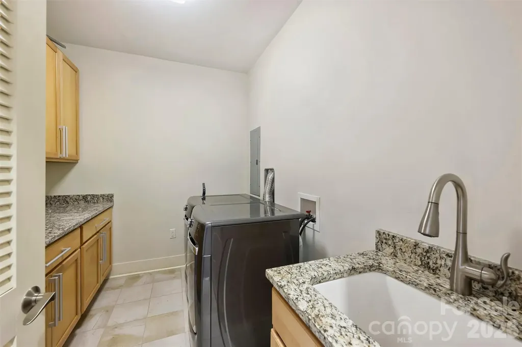 222 S Caldwell Street Charlotte NC 28202