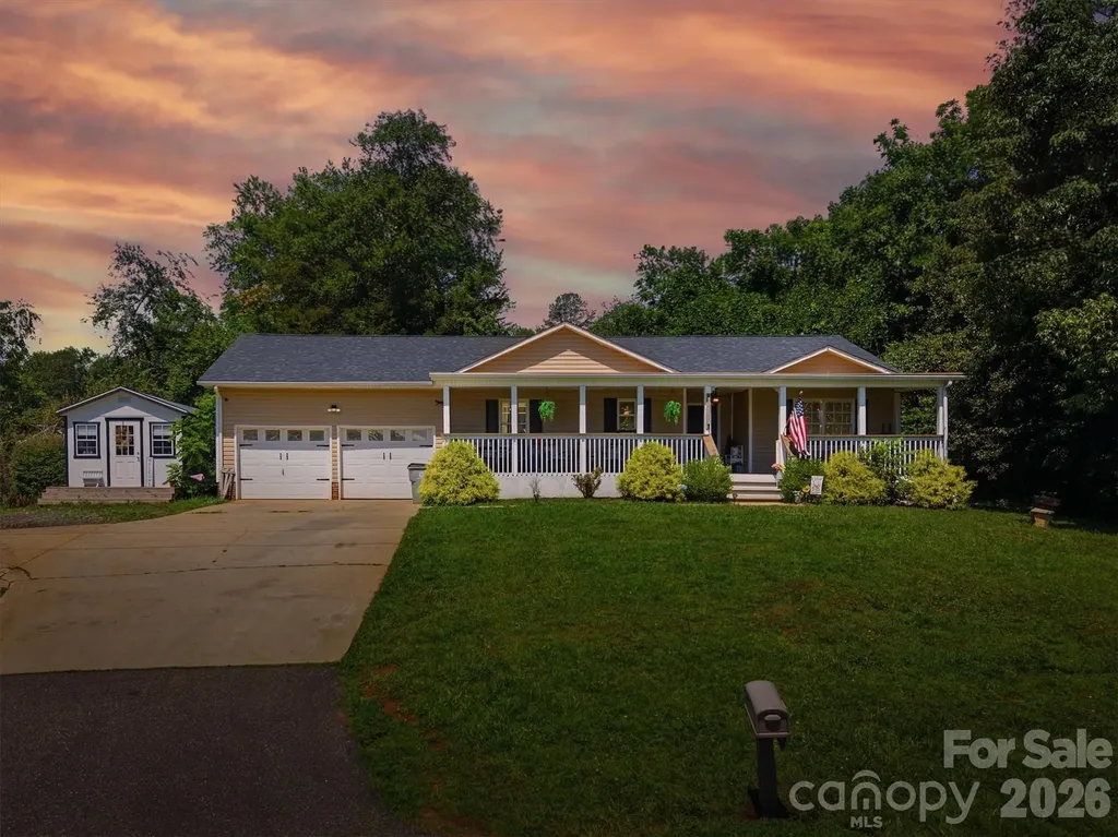 1404 Castle Court Lenoir NC 28645