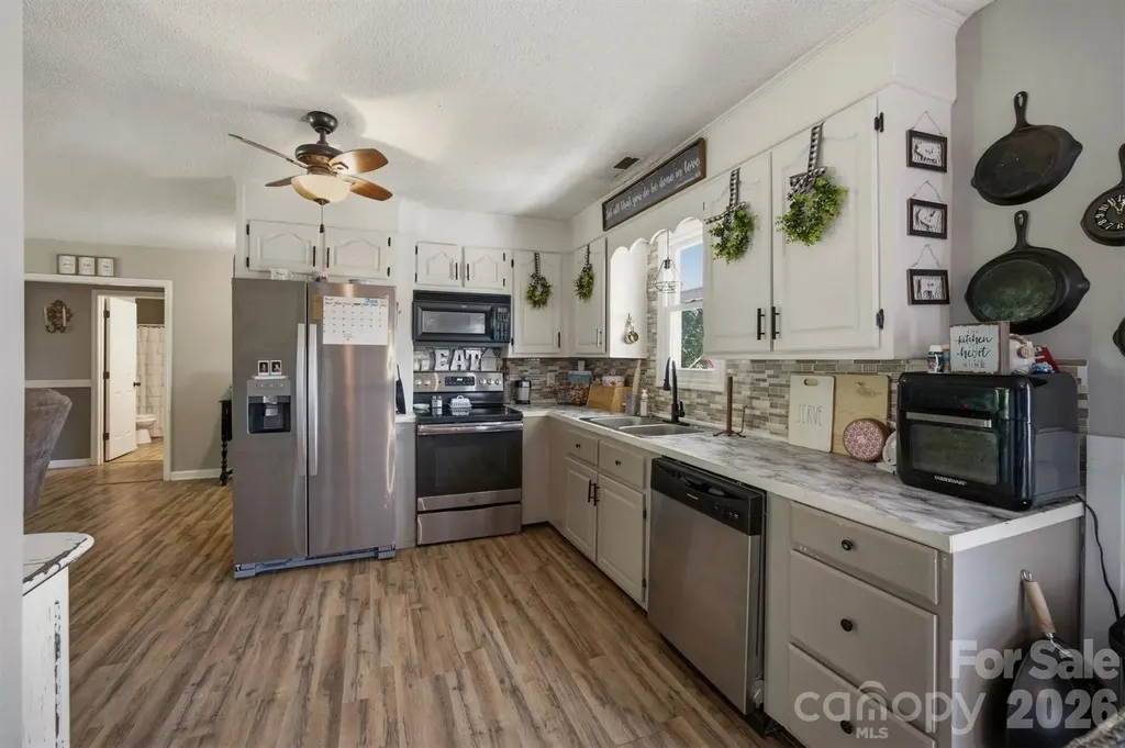 1404 Castle Court Lenoir NC 28645