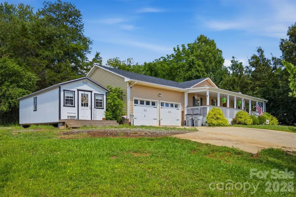 1404 Castle Court Lenoir NC 28645