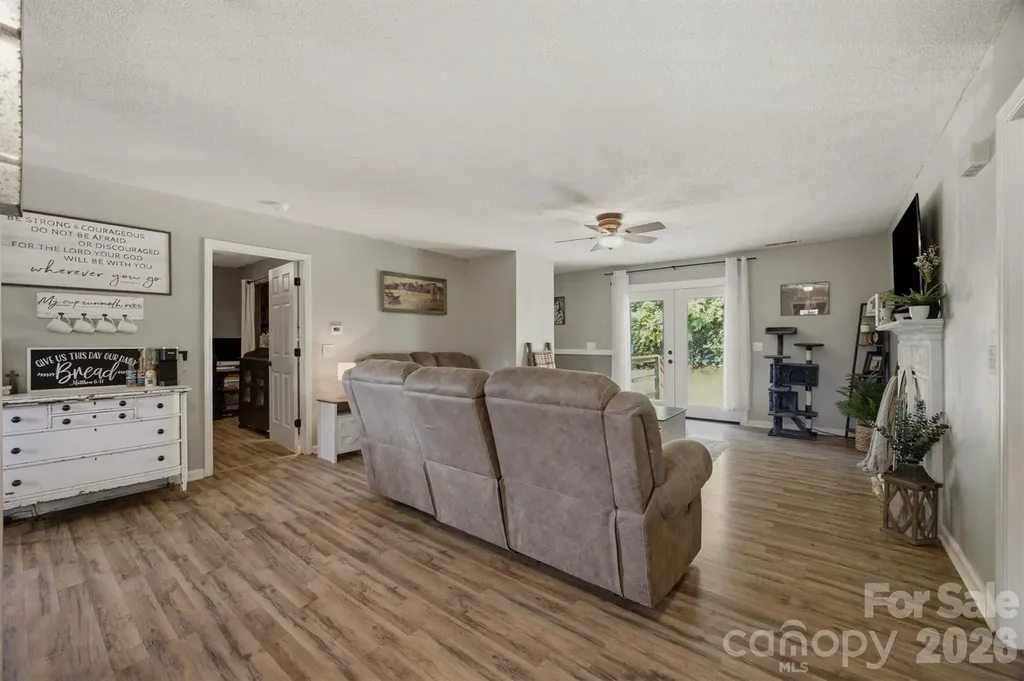 1404 Castle Court Lenoir NC 28645