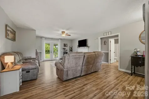 1404 Castle Court Lenoir NC 28645