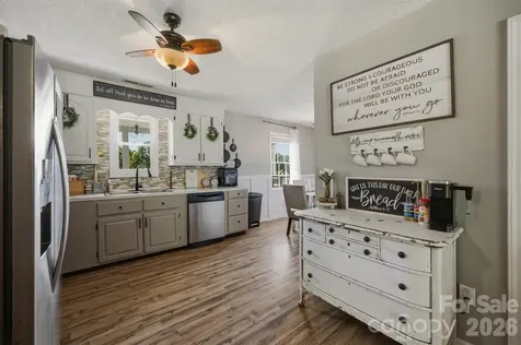 1404 Castle Court Lenoir NC 28645