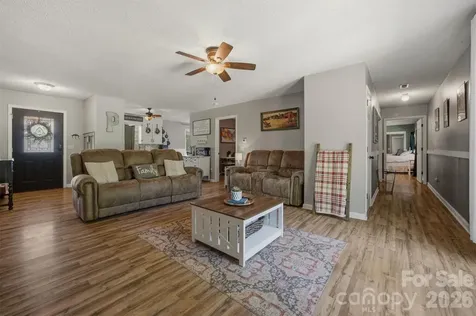 1404 Castle Court Lenoir NC 28645