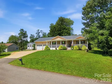 1404 Castle Court Lenoir NC 28645